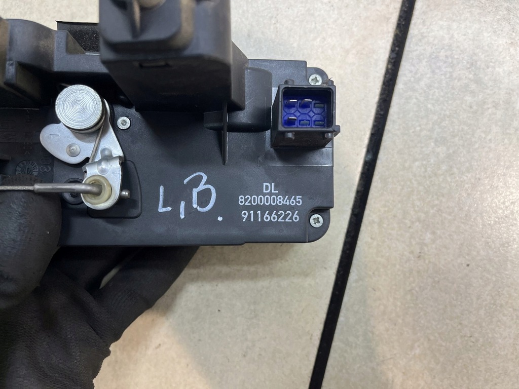 фото №7, Замок двері лівий задня 3pin opel vivaro i 2.5 cdti 8200008465