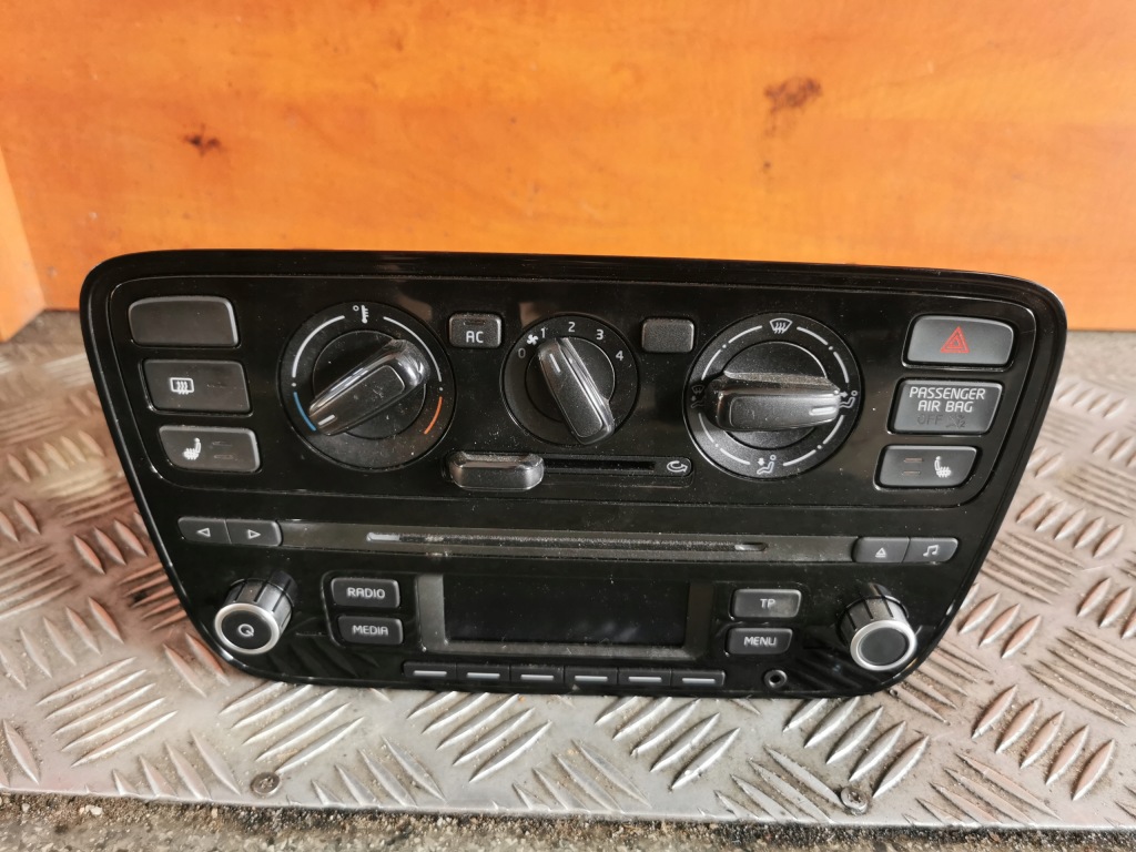 фото №1, Радіо панель кондиціонера vw up 1s0035156