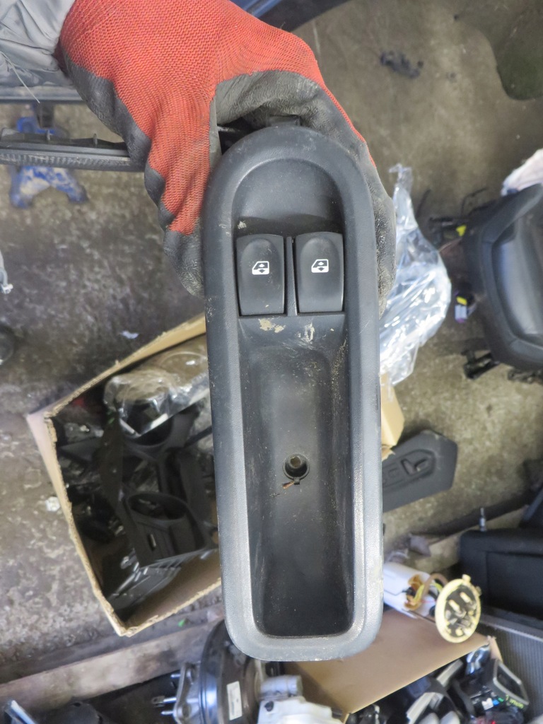 фото №1, Перемикач керування вікон clio iii r