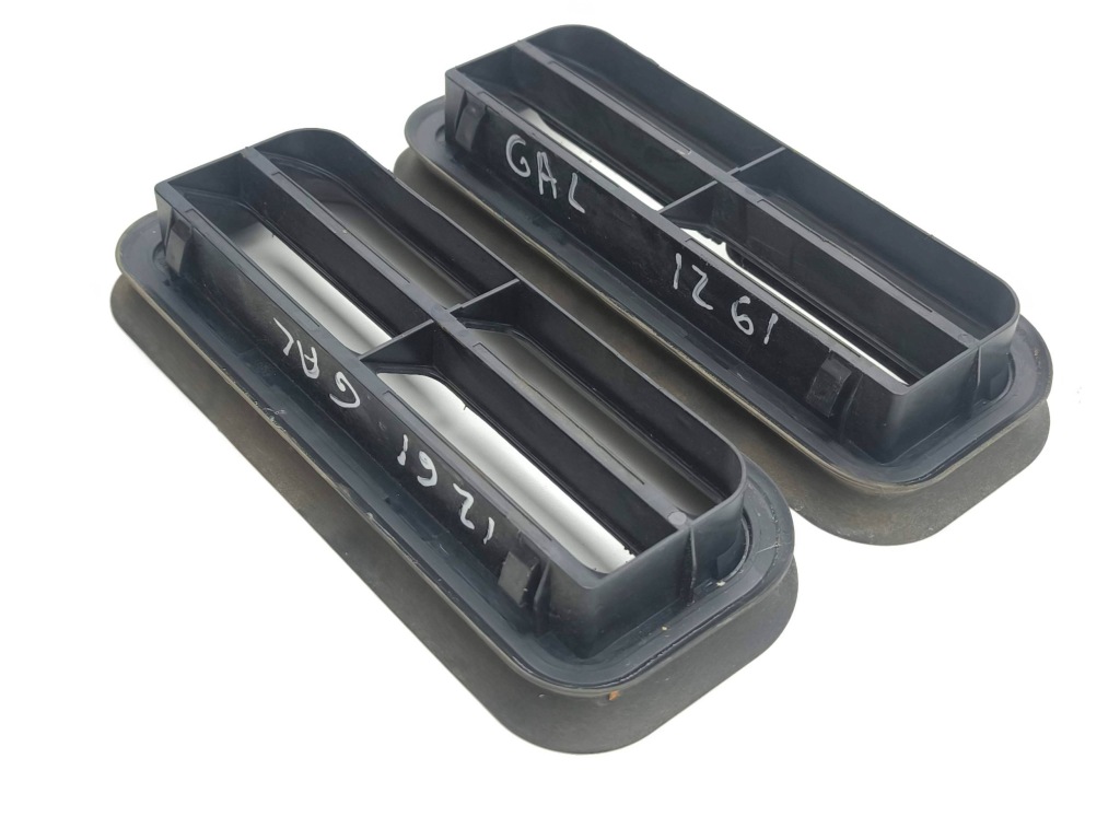 Bentley flying spur решітка вентиляційна 2006 3d0819465b в Україні