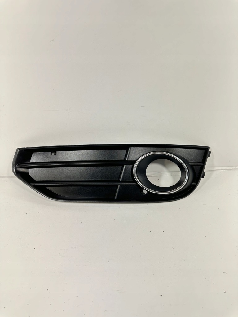 фото №1, A4 8k allroad решітка бампера ліва протитуманна фара 8k0807681j