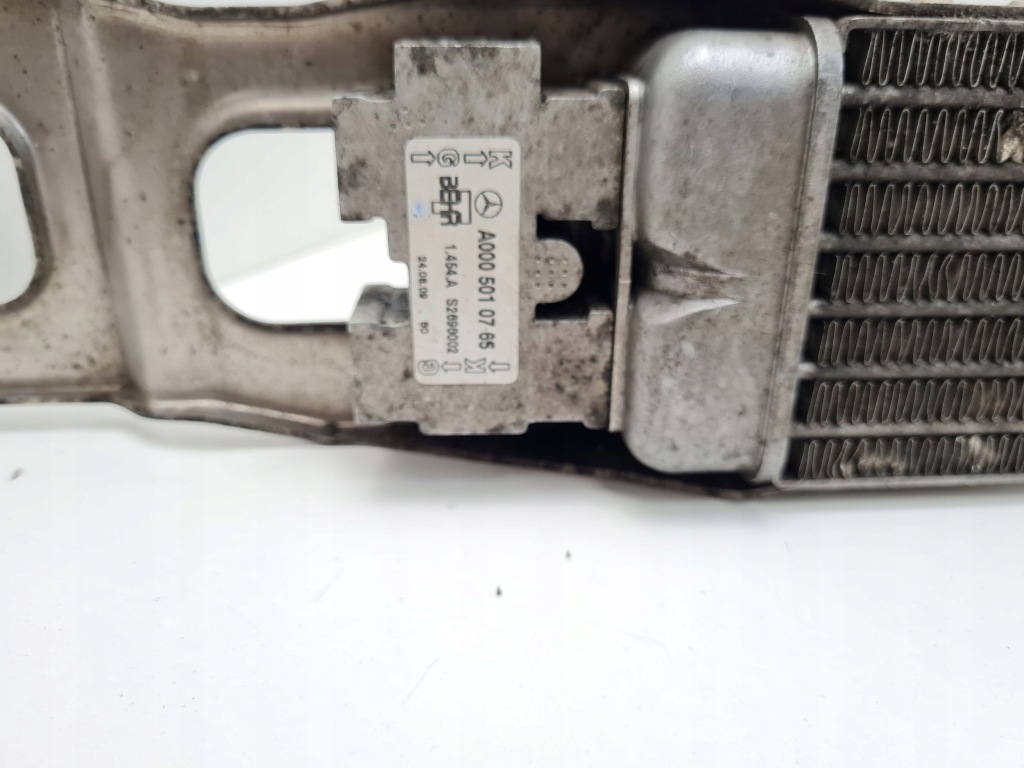 2010 mercedes-benz r w251 радіатор оливи коробки передач a1645002500 Недорого