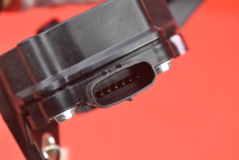 фото №8, Потенциометр педаль газа eu 36010al071 subaru outback 5 v 2.5 175 km 14-19