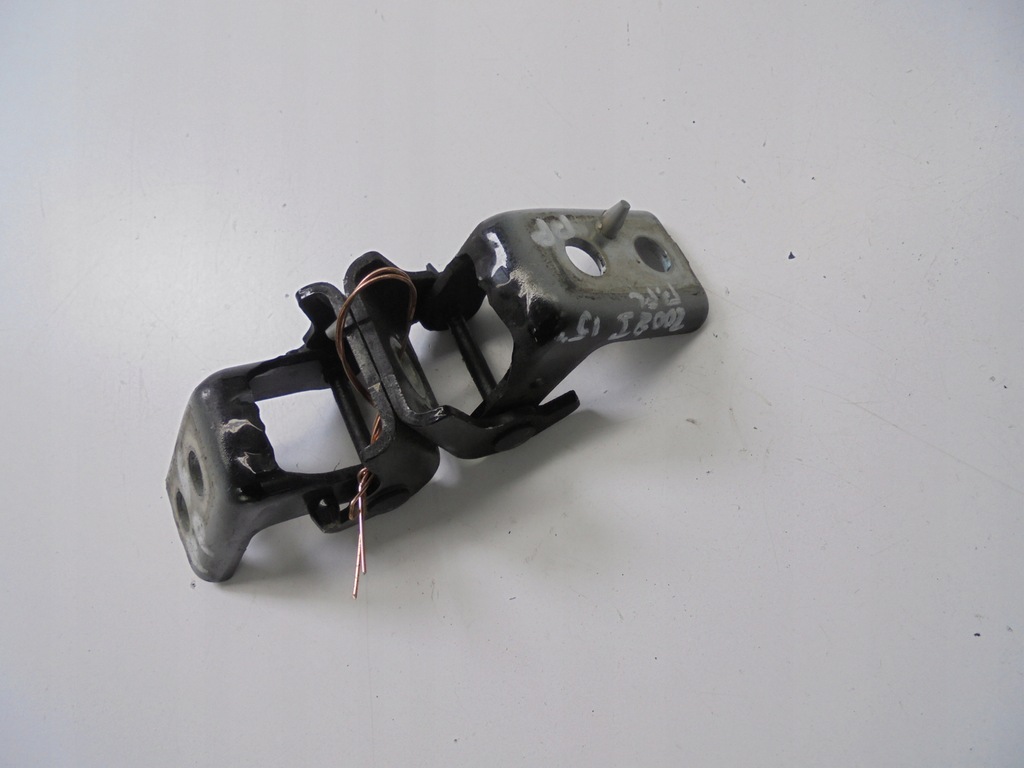 фото №1, Петли дверь правый перед peugeot 2008 i przed lift 1.2 бензин 15 rok ktv