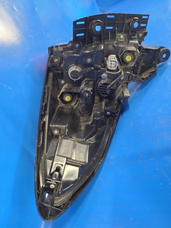 фото №6, Наружная лампа правый. toyota c-hr 16 81550-f4010