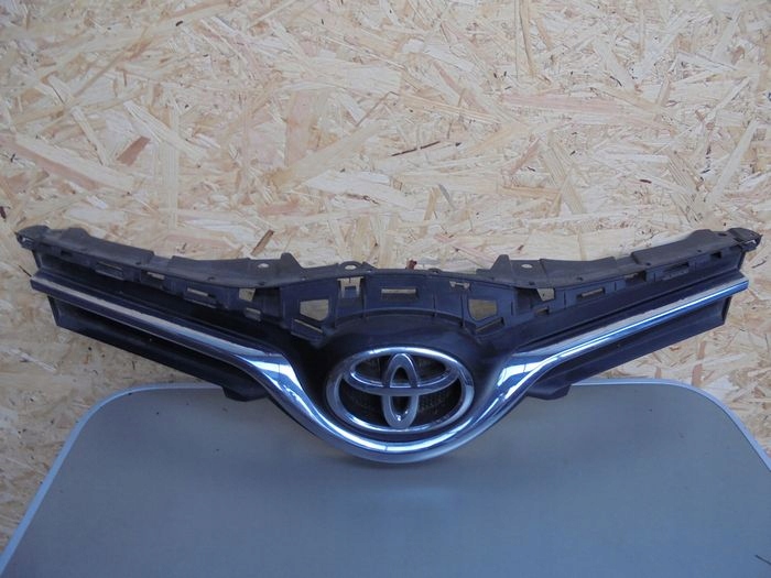 фото №1, Решётка радиатора решётка радиатора toyota yaris iii 2014-2016