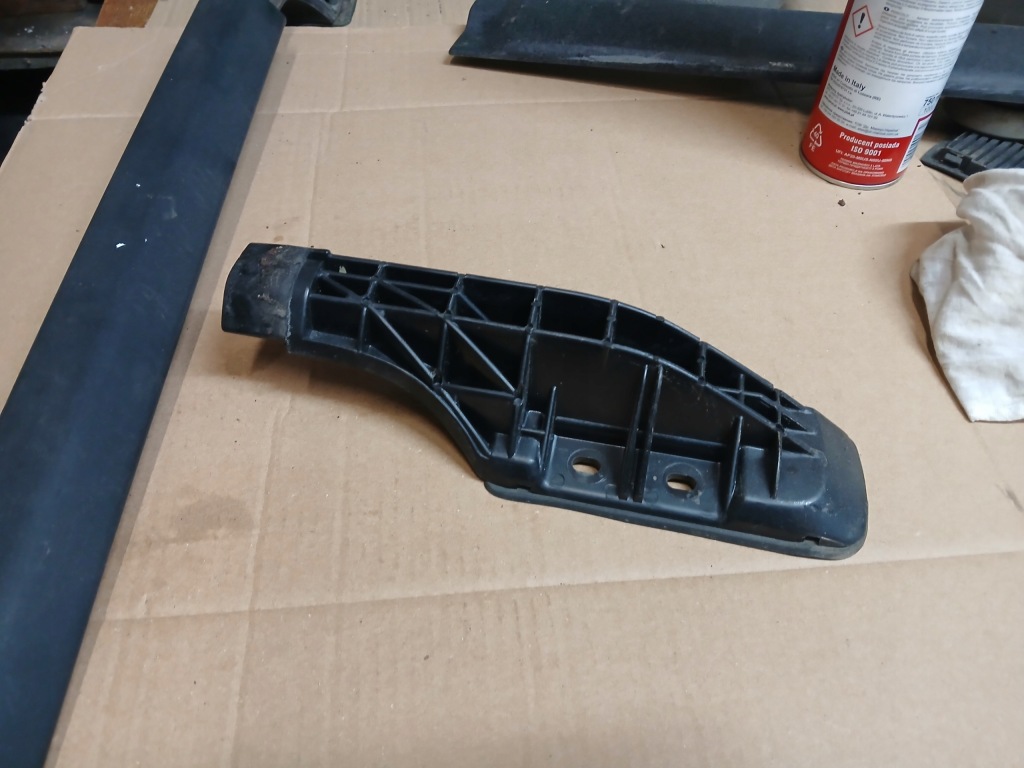 фото №1, Suzuki jimny кронштейн рейлинг правый перед