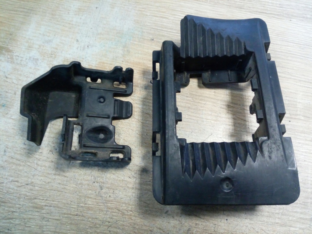 фото №1, Кронштейн кронштейн радара mercedes w206 2 запчасти 2068885800 2068888800 oryg.