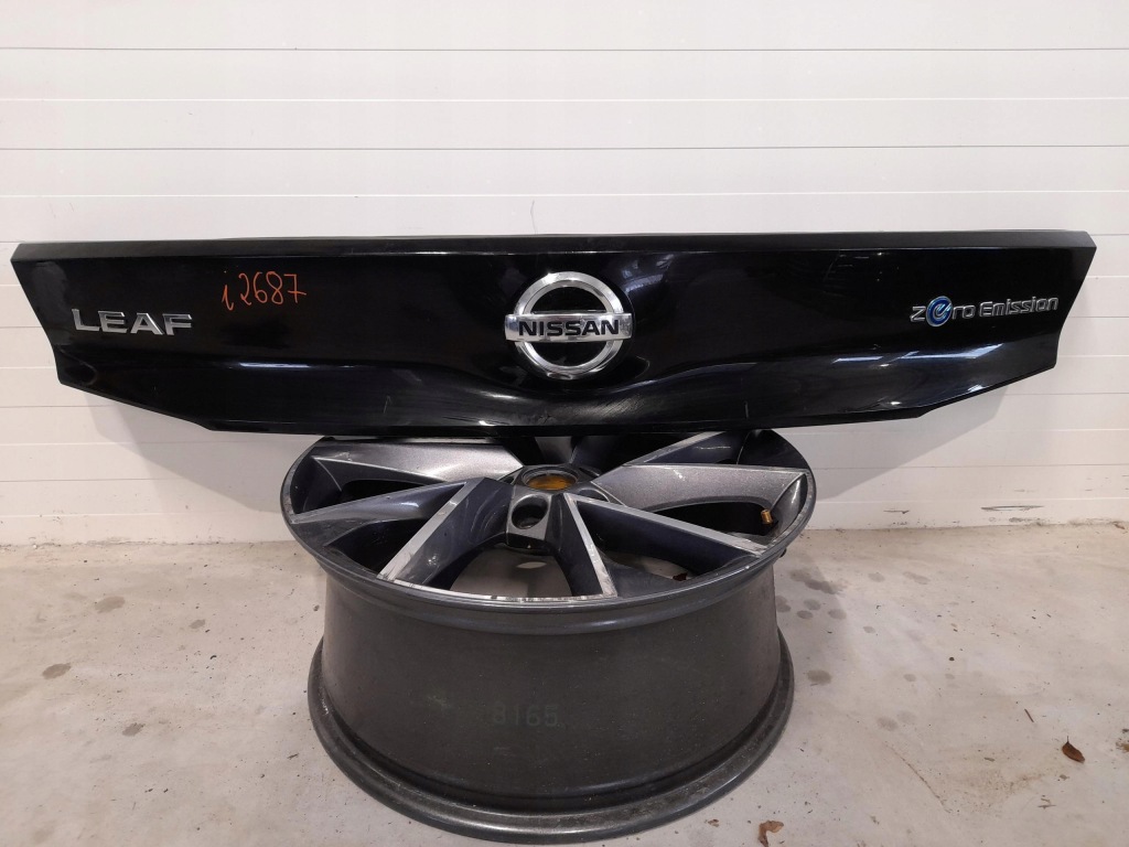 фото №1, Накладка na задняя крышки багажника nissan leaf