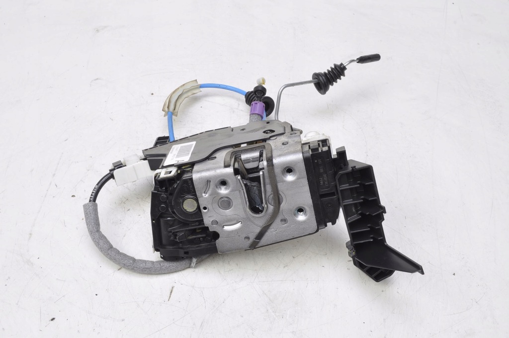 фото №1, Mercedes w176 замок дверь правый задняя