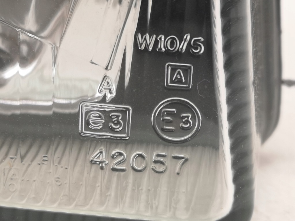 фото №4, Лампа правий перед lancia delta i 1979-... magneti marelli lpb421