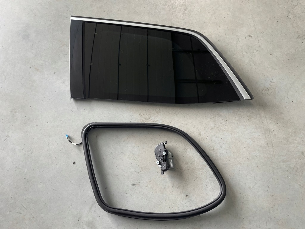 фото №1, Скло кузовна прокладка ліва mercedes w166 x166 gl gls