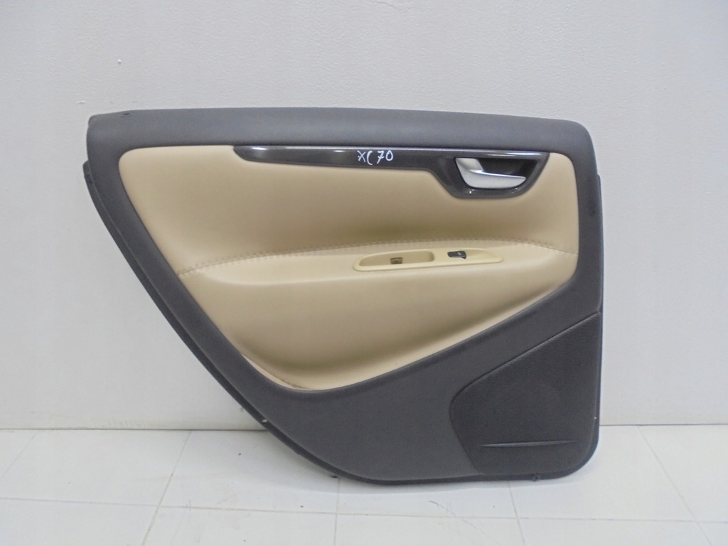 фото №1, Volvo xc70 оббивка двері лівий задня lift 02-07r