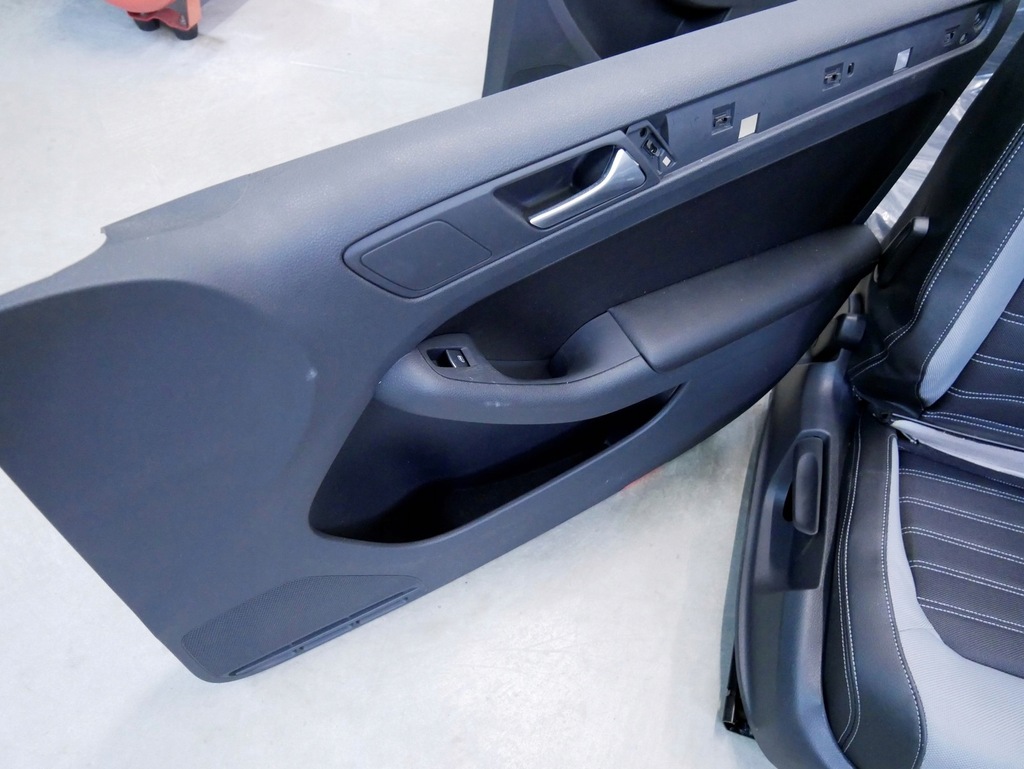 фото №9, Nowe сиденья обшивки туннель vw jetta vi 5c