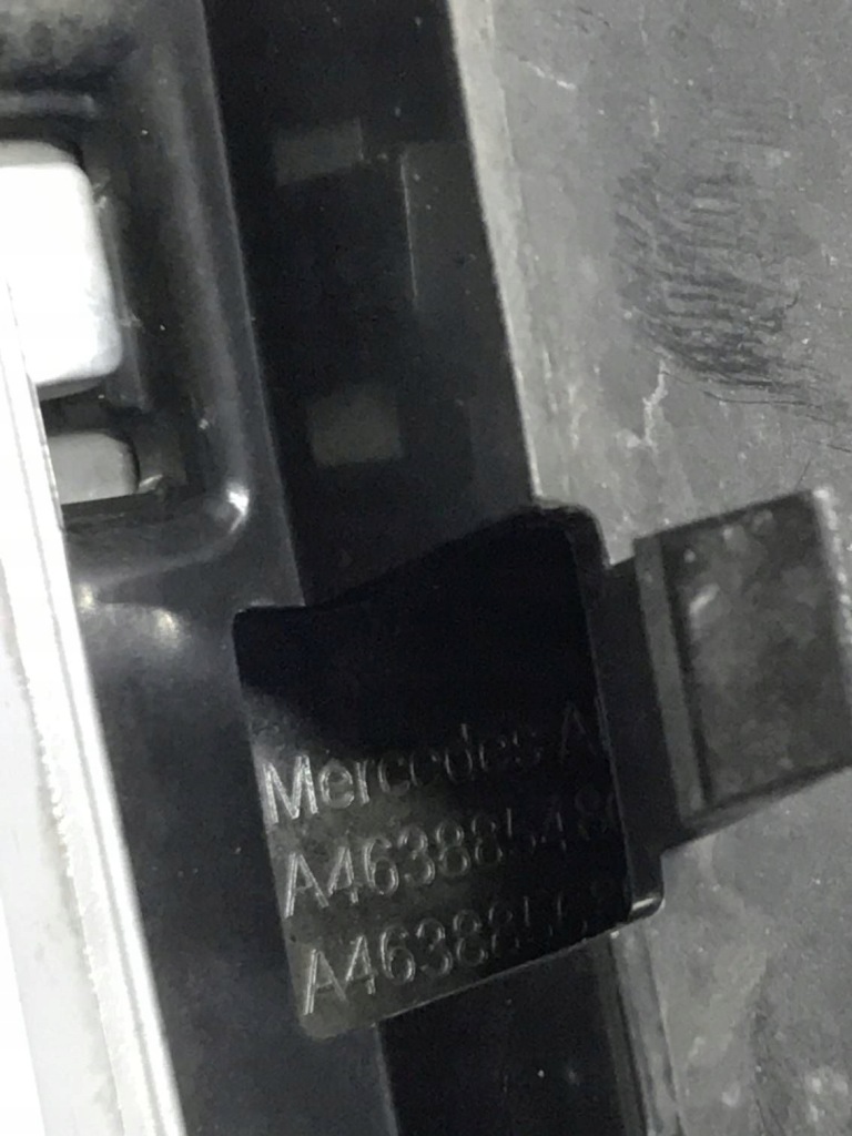 Mercedes-benz g w463 заглушка бампера права перед a4638856802 Зі Шроту