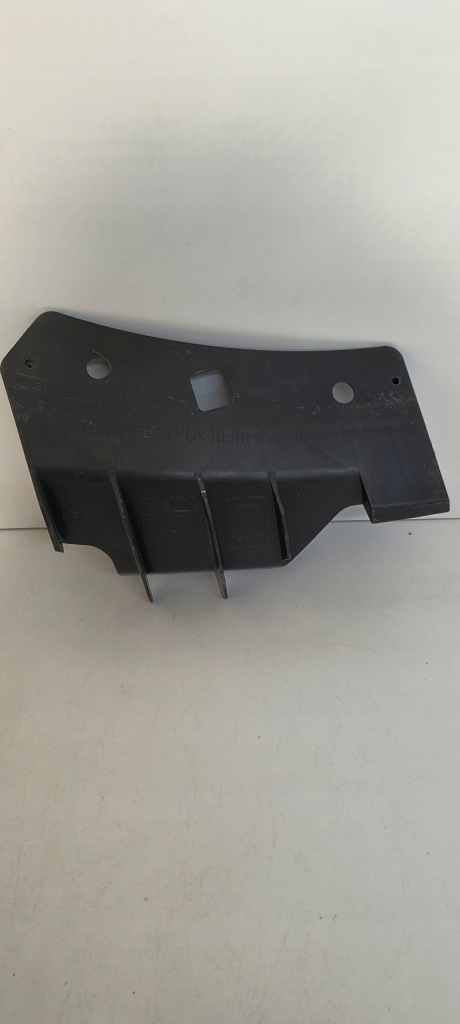 Купити Кронштейн напрямна бампера праве перед tesla model 3