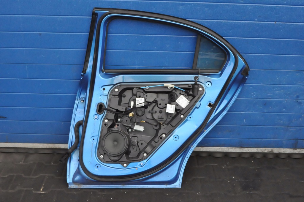 фото №9, Mercedes a w176 двері правий задня задні лак 196