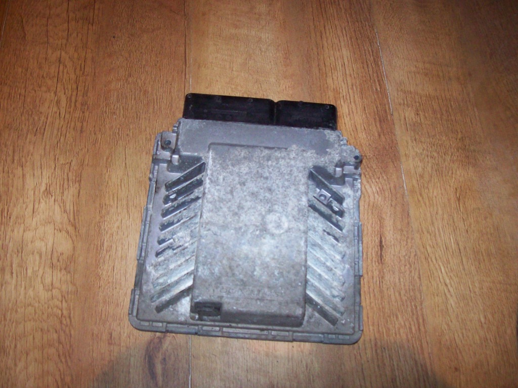 фото №1, Бортовой компьютер vw passat b6 2.0 tdi 03g906018er