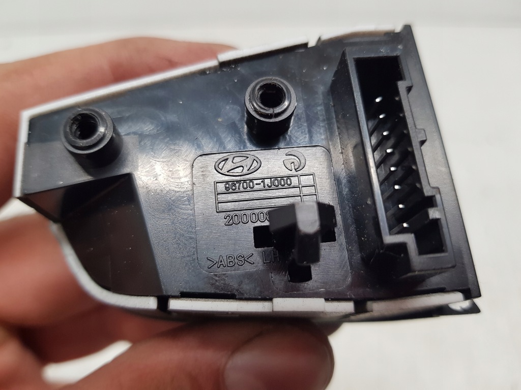 фото №6, Hyundai i20 переключатель мультифункция руля