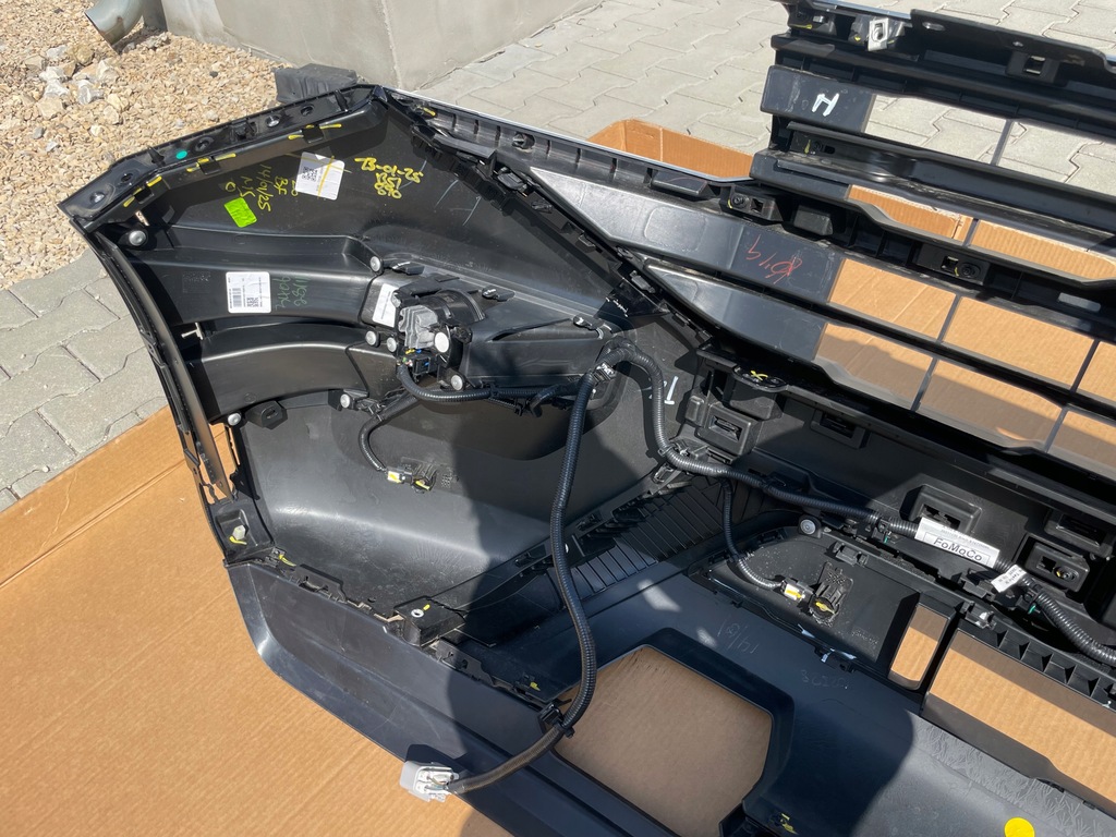 фото №11, Бампер решётка радиатора vw amarok ii 2022- w цвет lc9x камера kompletny jak новый