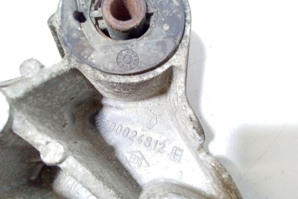 фото №5, Правая кронштейн двигателя renault grand scénic iv r9_ 8200024812 1.87l дизель