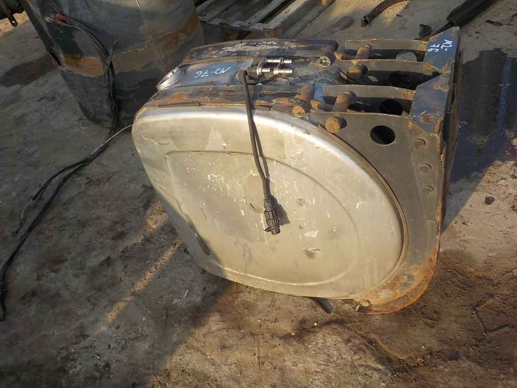 фото №5, Magnum dxi 460 бак adblue