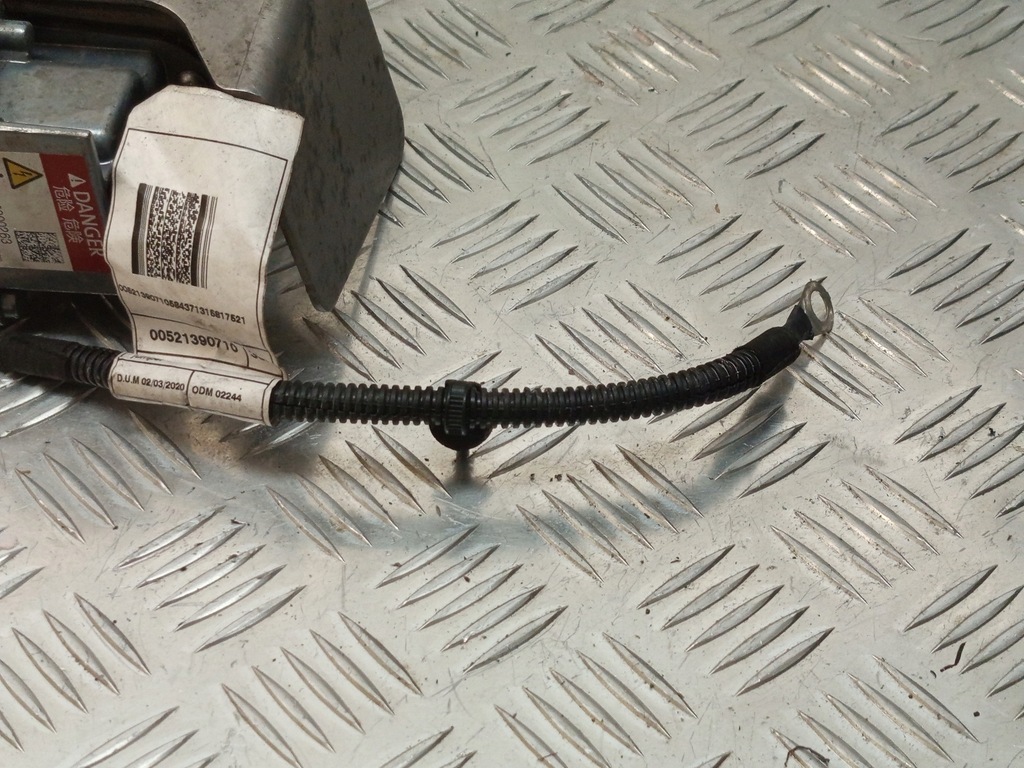 фото №7, Fiat оригинальный номер 68400740ad 500e радиатор аккумулятора аккумулятор