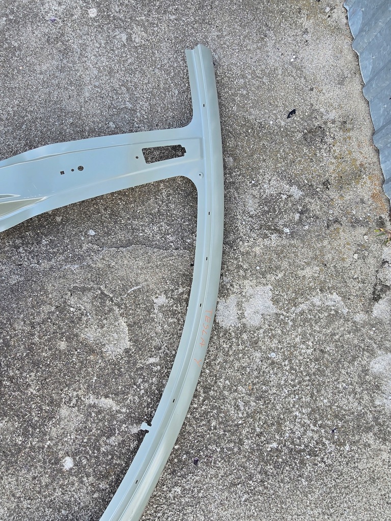 фото №3, Обшивка праве перед tesla y