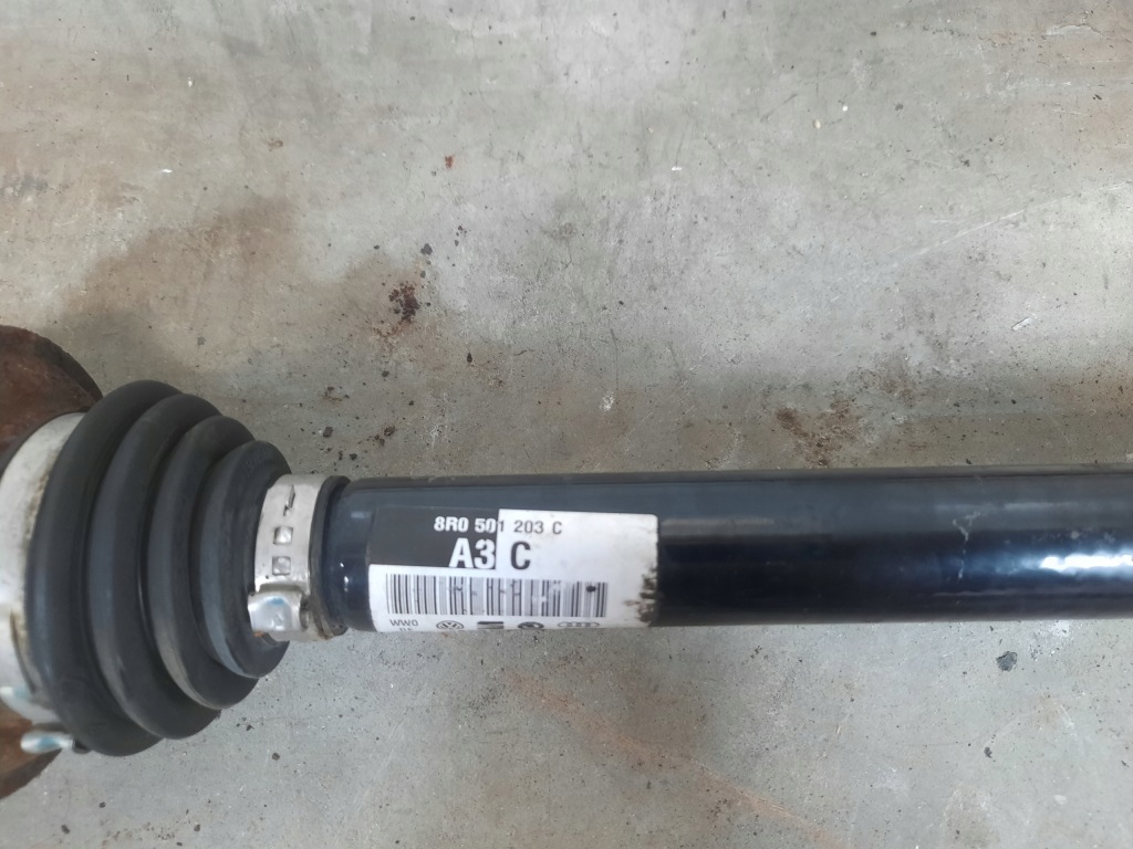 Приводной вал задний  audi a6 c7 a7 q5 quattro 8r0501203c Киев