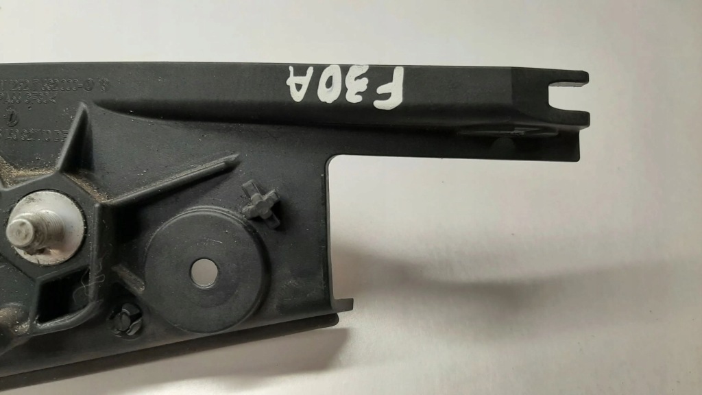 Bmw 3 f30 f35 f31 кронштейн акумулятор 12527632000 2013 Недорого