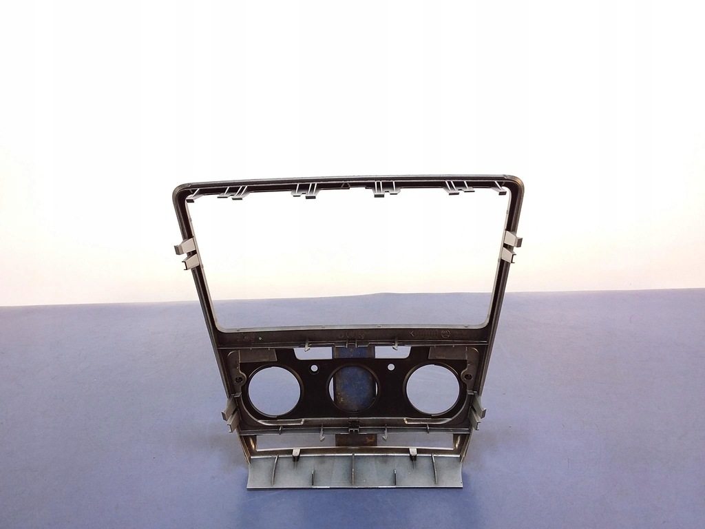 фото №2, Skoda octavia ii lift рамка панель обдув радио