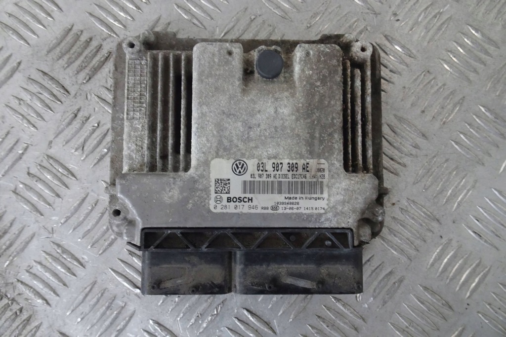 фото №1, Vw passat b7 2.0 tdi - бортовой компьютер 03l907309ae