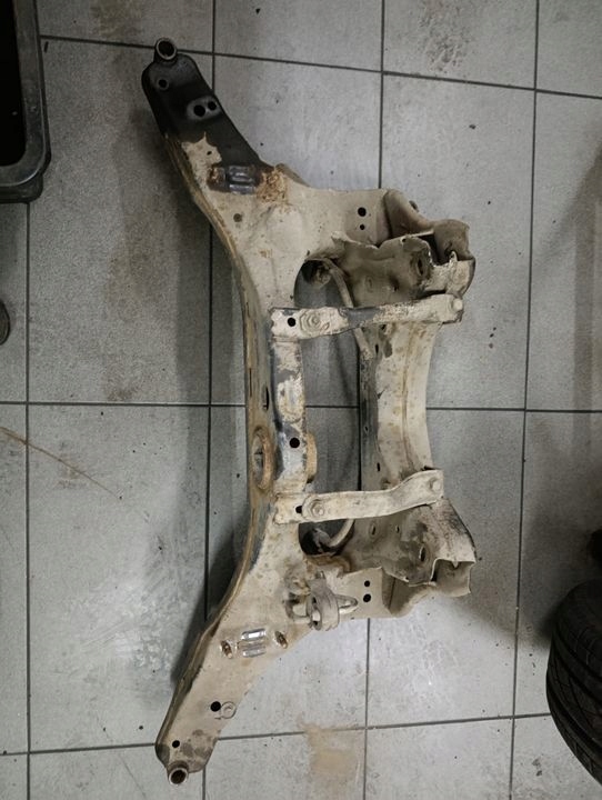 Купить Nissan qashqai j10 4x4 подрамник задние подрамник балка