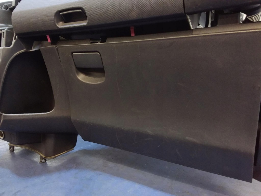 фото №7, Toyota yaris ii приборная панель консоль подушки безопасности ремни