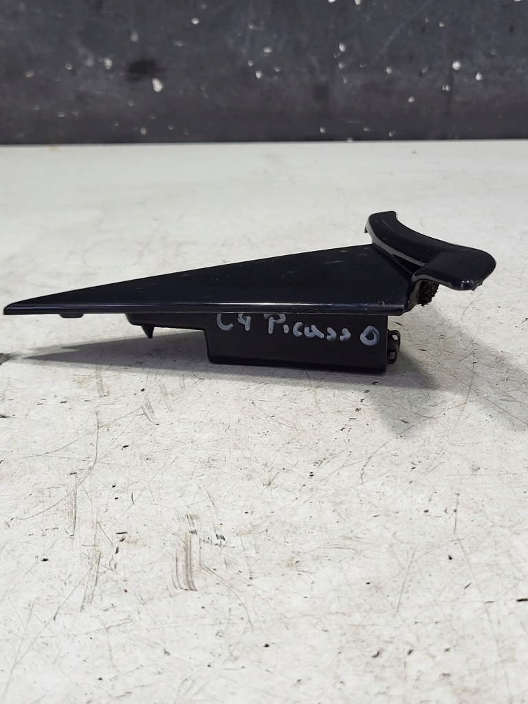 фото №1, Пластик трикутник заглушка дзеркало правого citroen c4 picasso ii 9677081180