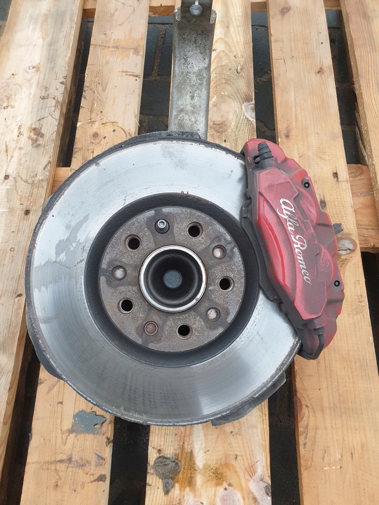 фото №2, Alfa romeo giulia поворотный кулак левый перед rwd