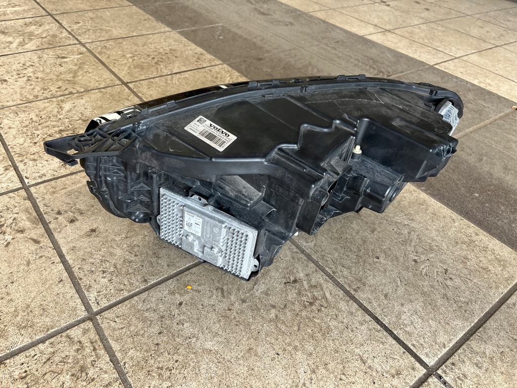 фото №11, Лампа правая передняя volvo xc90 комплектная