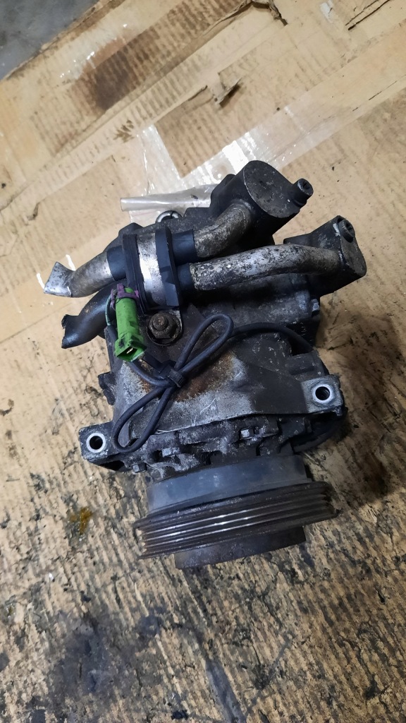 фото №1, Компрессор кондиционера vw passat 2.0b 02r