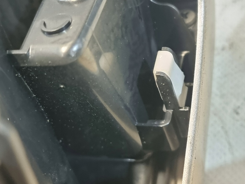 фото №14, Кронштейн na напої підсклянник оригінальний номер 1a823-006g 1a8c1-009g toyota prius ii 08r