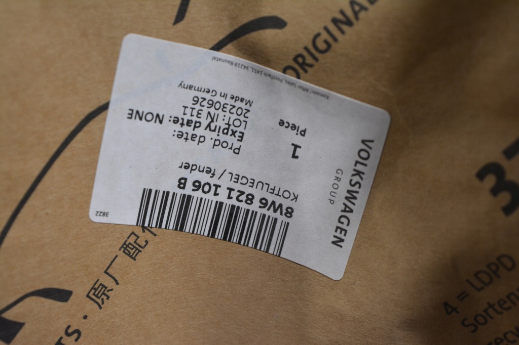 Купить Audi a5 8w6 f5 крыло  правый  перед оригинал идеальный 8w6821106b