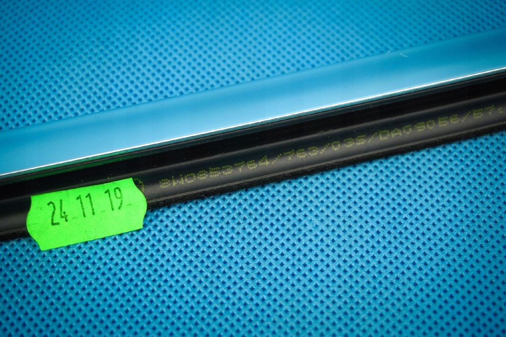 фото №8, Молдинг уплотнитель дверь задняя правый хром audi a4 s4 8w b9 8w0853764b 2zz