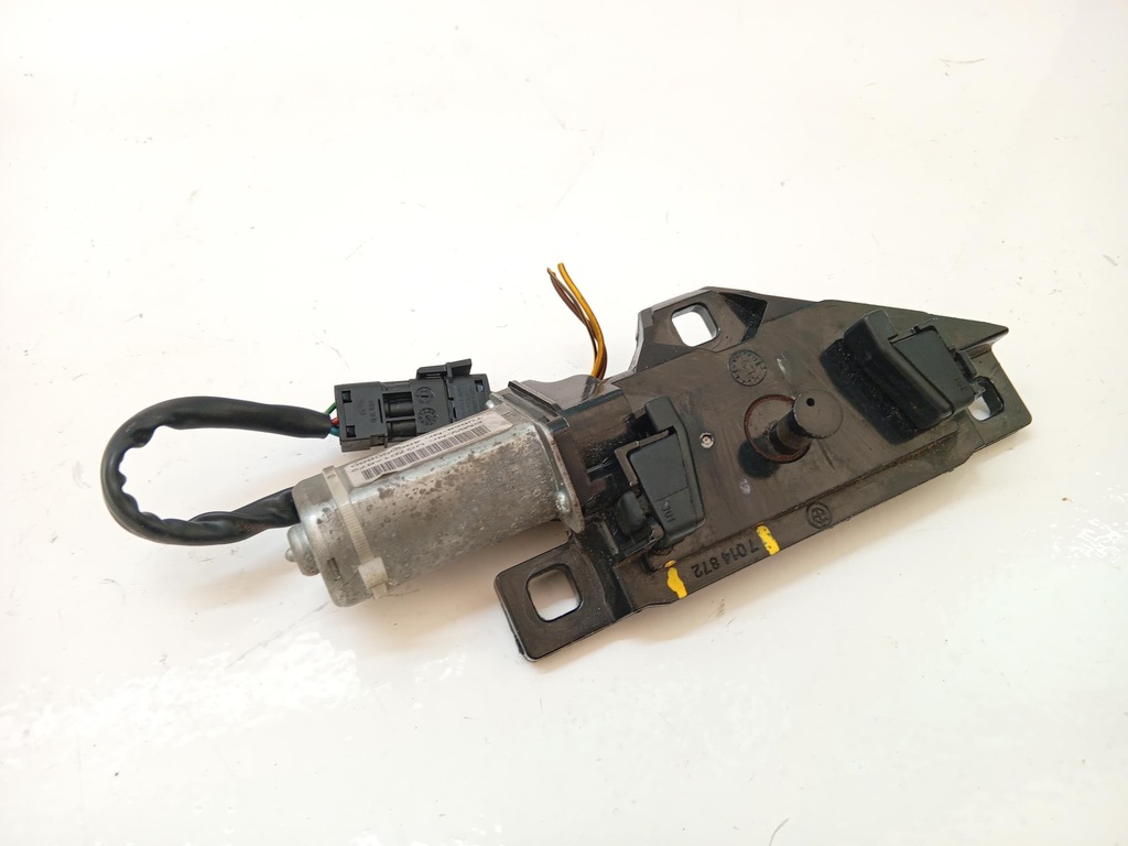 фото №3, Замок доводчик крышки задняя bmw 7 e65 e66