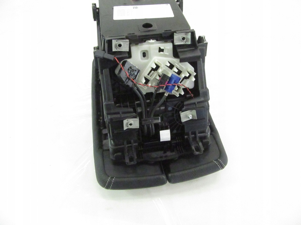 Підлокітник передній bmw f15 x5 f16 x6 чорний європа Зі Шроту