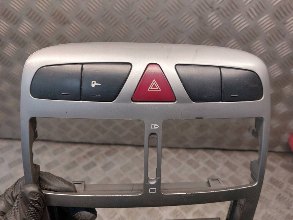 фото №3, Защита рамка радио peugeot 307 i 9636013877e 9634505077