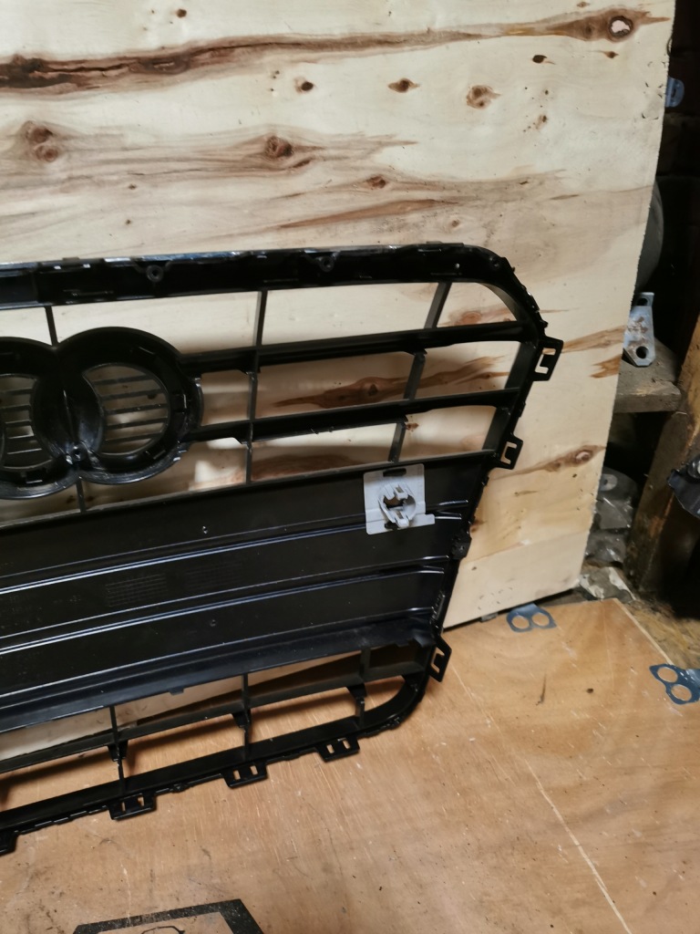 Купити Audi a5 lift оригінальний номер 8t0 решітка радіатора решітка радіатора бампера s-line