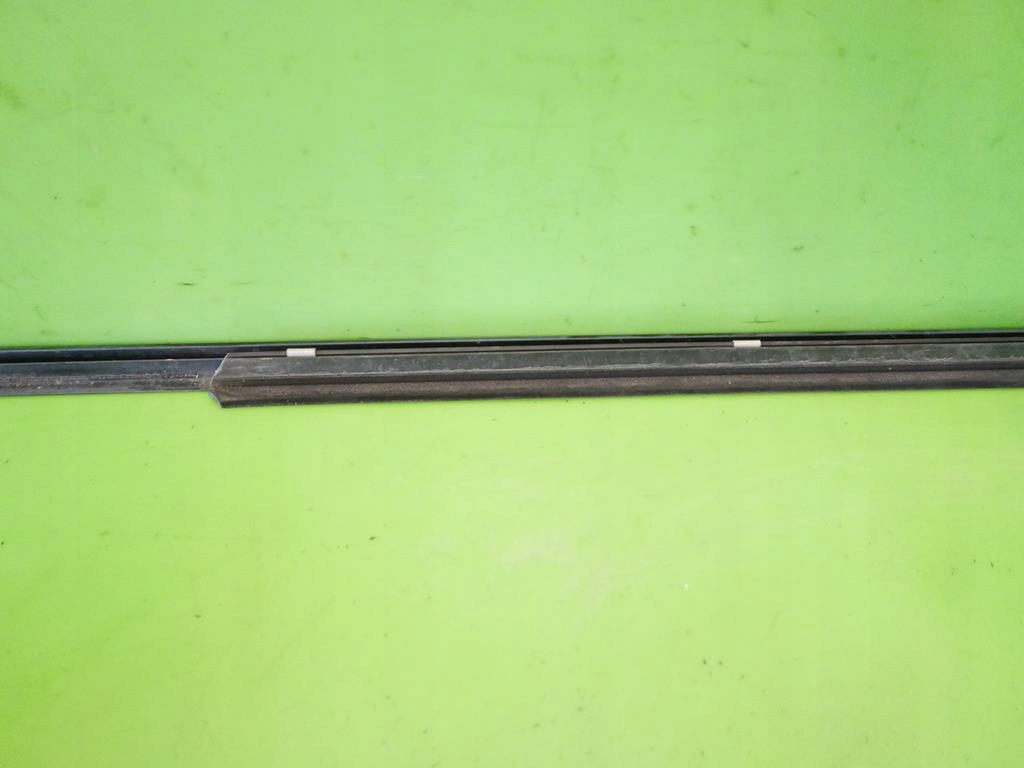 фото №7, Молдинг ущільнювач права задня mercedes w211 sedan