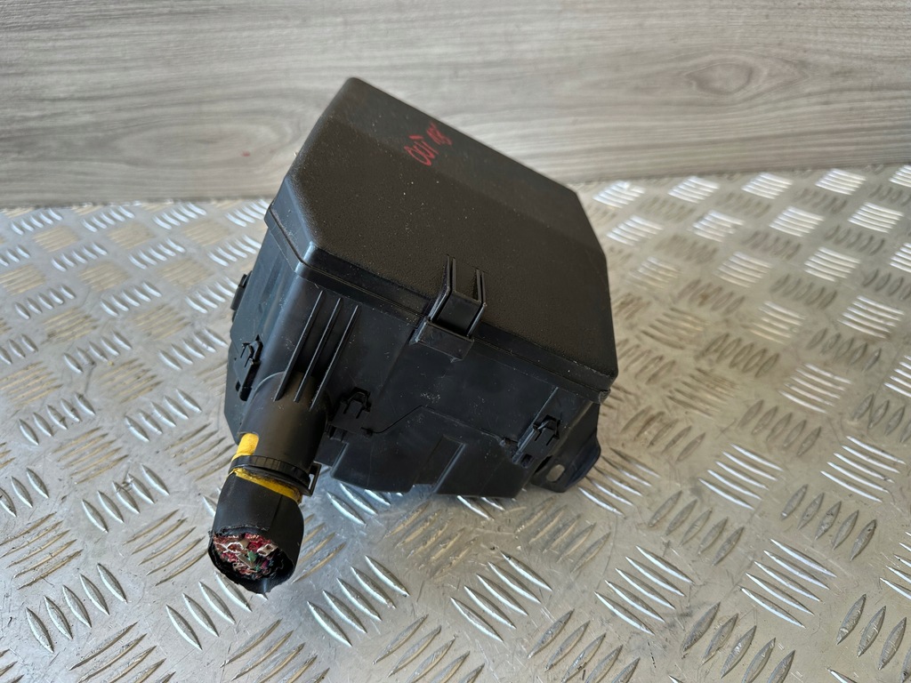 фото №10, Outlander iii 2018r. 2.2 дизель коробка предохранителей реле модуль