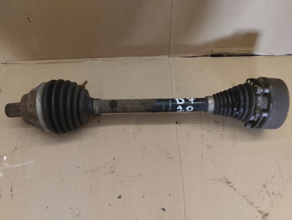 фото №1, Приводной вал левая перед передняя короткий vw passat b7 2.0 tdi