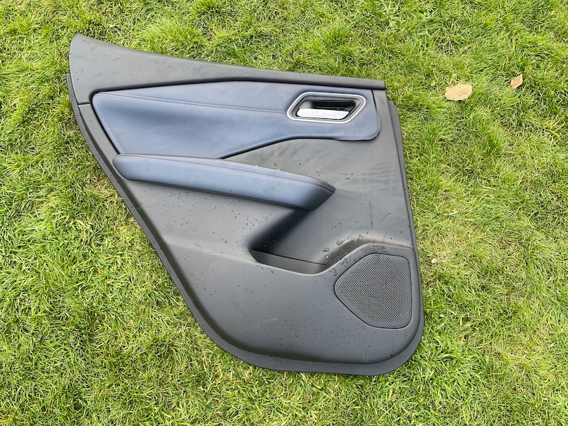 фото №1, Nissan qashqai iii j12 обивка обшивка дверь задние левая оригинал