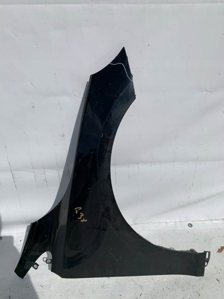 фото №1, Volvo 40 крила правий перед передній